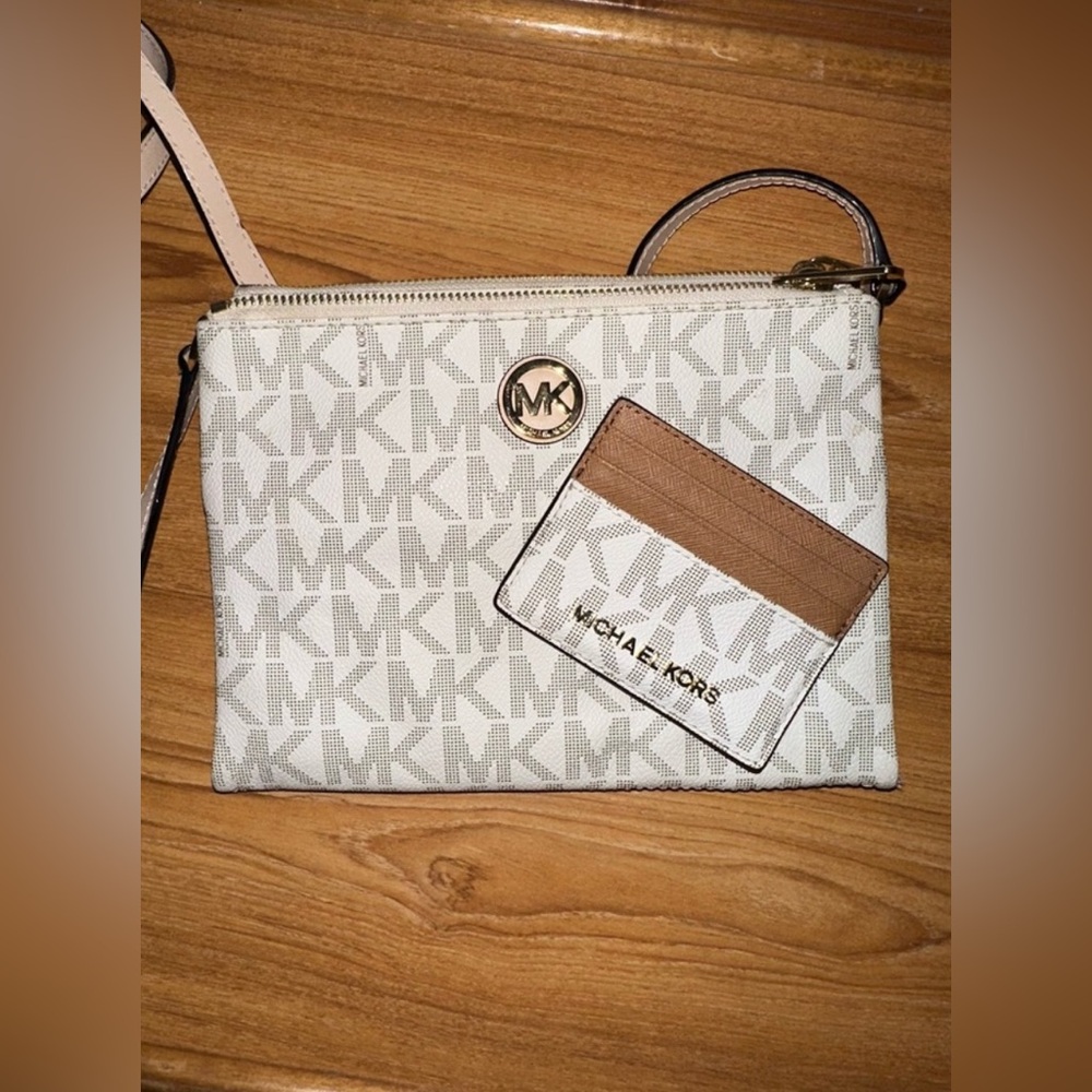Michael Kors Bundle - Crossbody & Card Case